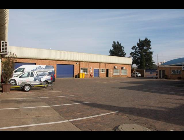 3,665M² BUSINESS FOR SALE IN VANDERBIJLPARK CE 6